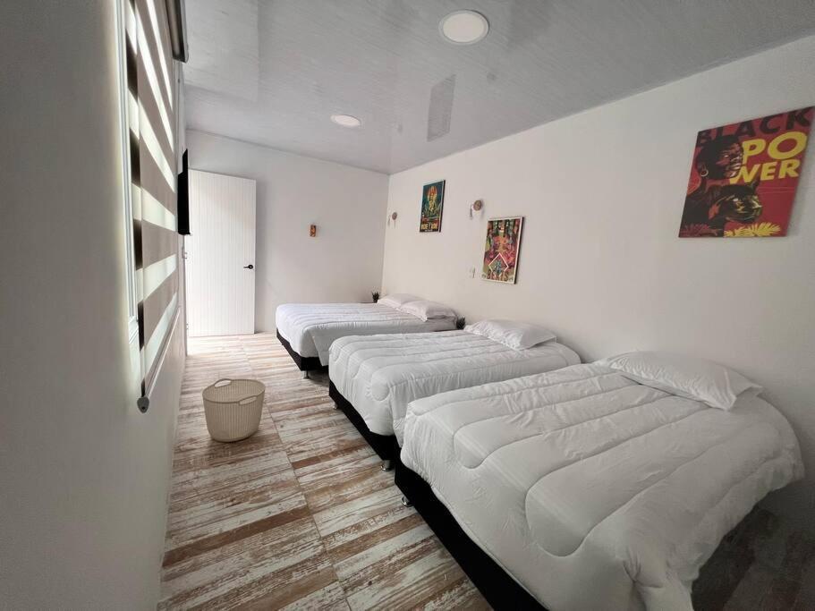 Nueva En San Antonio Cali, La Casa De Tona Villa Kültér fotó