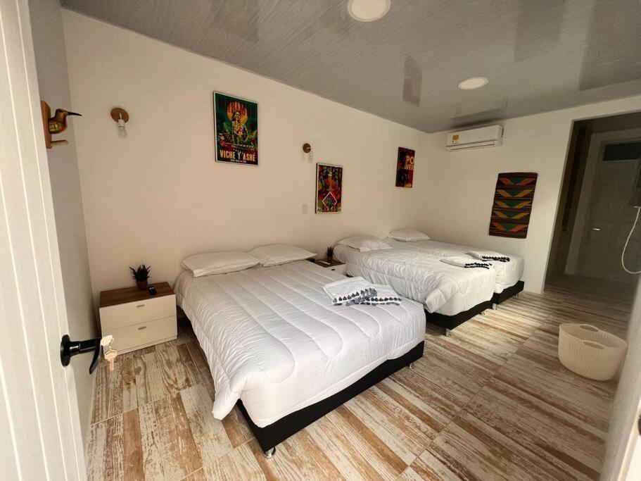 Nueva En San Antonio Cali, La Casa De Tona Villa Kültér fotó