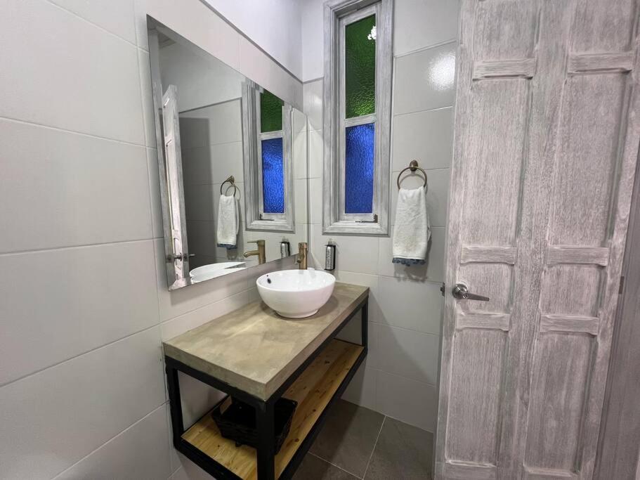 Nueva En San Antonio Cali, La Casa De Tona Villa Kültér fotó