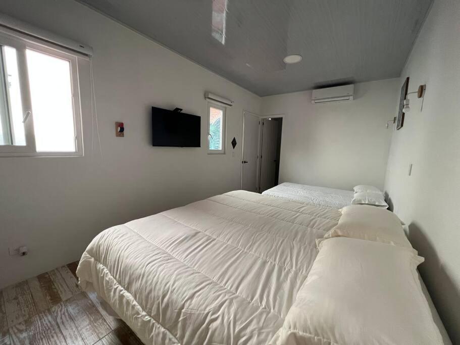 Nueva En San Antonio Cali, La Casa De Tona Villa Kültér fotó